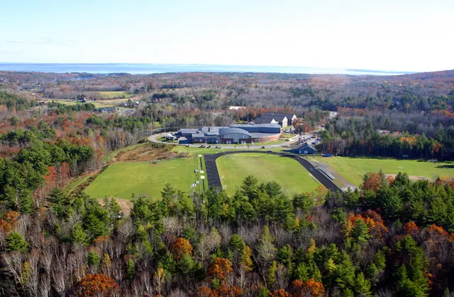 Camden Hills Regional High School (Rockport, Maine): foto 2 van 2 van de school