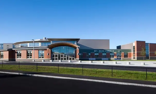 Mount Blue High School (Farmington, Maine): foto 1 van 2 van de school