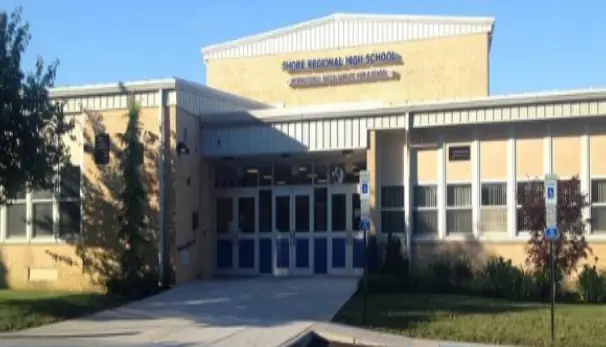 Shore Regional High School (West Long Branch, New Jersey): foto 1 van 2 van de school