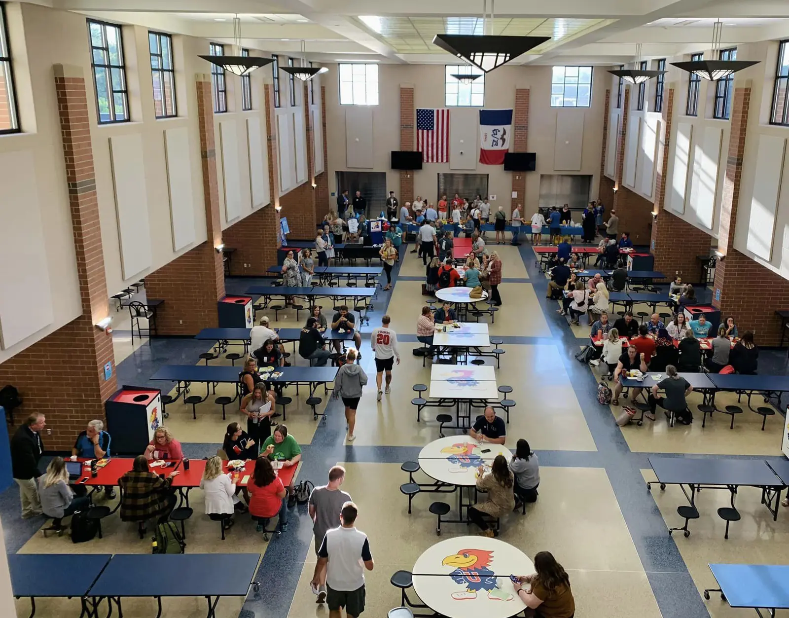 Urbandale High School (Urbandale, Iowa): foto 1 van 2 van de school