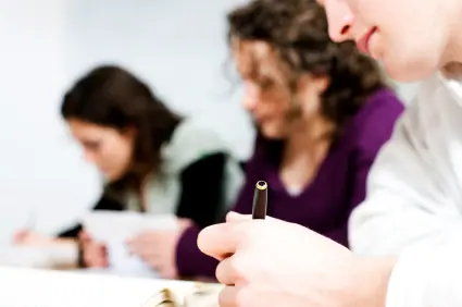 Cambridge-examen Move and Study