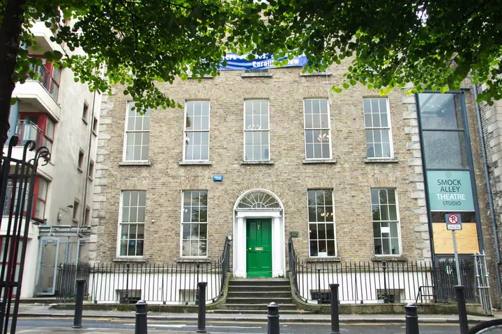 studenti a lezione di inglese nella scuola di Dublino, in Irlanda
