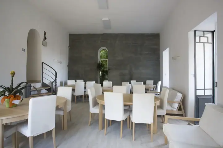 Sala jadalna - szkoła Babilonia w Taorminie