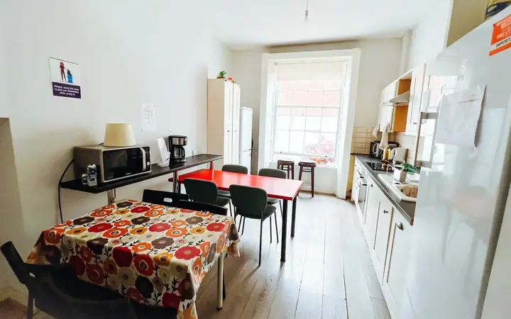 Kitchen — Viva Residence, The Linguaviva Centre in Dublin