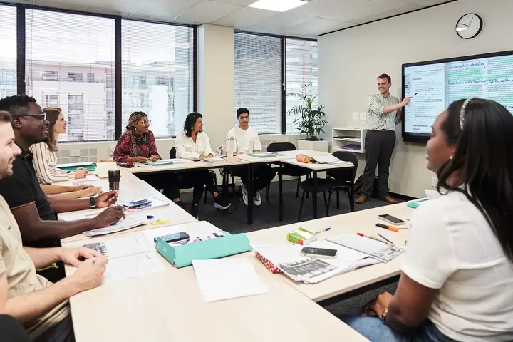 Estudantes em sala de aula - Good Hope Studies