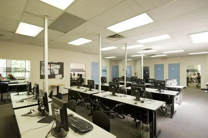 Sala multimediale - Scuola Global Village a Victoria